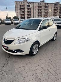 Lancia Ypsilon 1.2 69 CV Ecochic Platinum