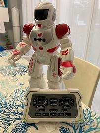 Robot giocattolo con telecomando