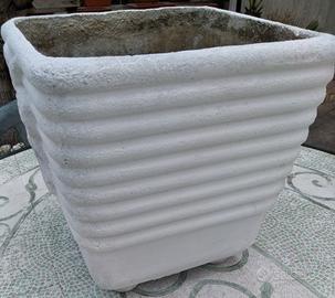 Vaso in cemento per fiori o piante