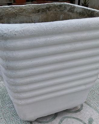 Vaso in cemento per fiori o piante