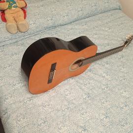 Chitarra acustica classica