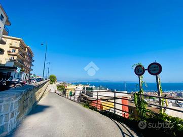 AUTORIMESSA A NAPOLI