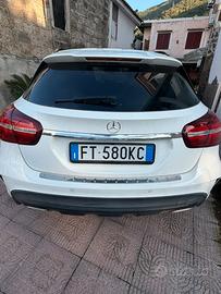 Mercedes gla 200d versione black edition