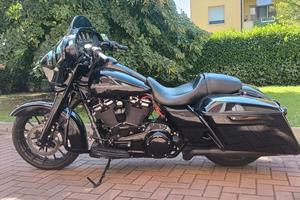 Harley Davidson Street Glide special 107