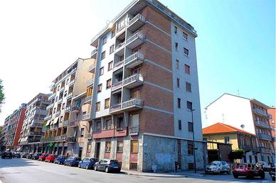 Ampio locale laboratorio con ingresso indipendente