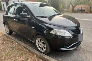 LANCIA Ypsilon 1.2 69 CV 5 porte GPL Ecochic Gold