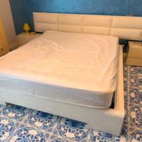 Letto comodini armadi