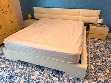 Letto comodini armadi