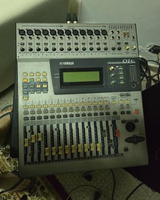 Yamaha 01v mixer digitale