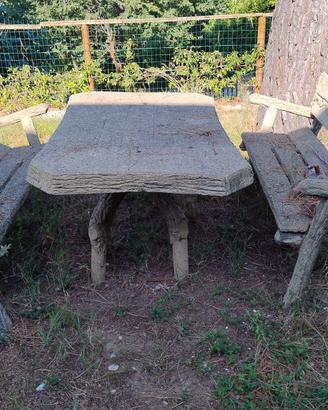 Tavolo con Panche da giardino