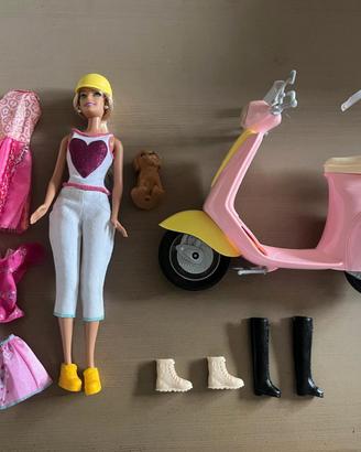 Barbie con Scooter e cagnolino