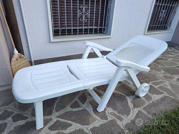 Lettino prendisole pieghevole con ruote