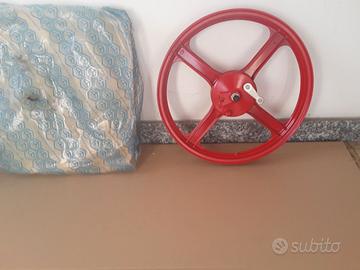 Cerchio in lega Piaggio a 4 razze da 16" per Ciao