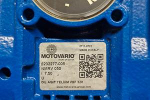 RIDUTTORE MOTOVARIO 1 : 7,5