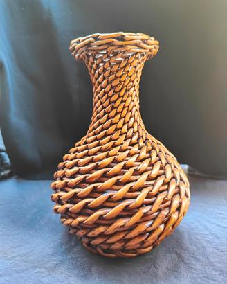 Vaso in vimini laccato