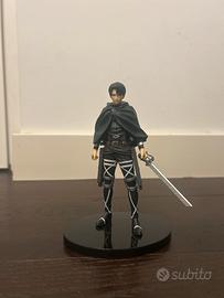 Action figure levi ackerman (prezzo trattabile)