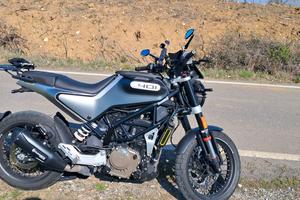 Husqvarna svartpilen 401 2020