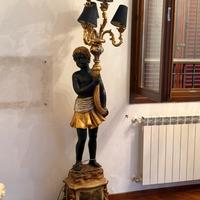 Lampada da terra con statua moro veneziano
