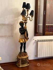 Lampada da terra con statua moro veneziano