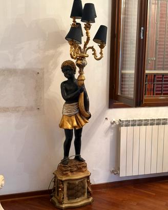 Lampada da terra con statua moro veneziano