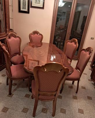 Arredo in legno classico per sala da pranzo