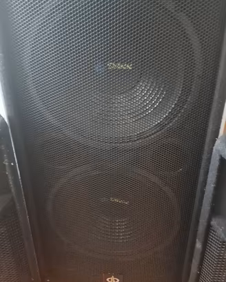 3 casse e due mixer  amplificatori