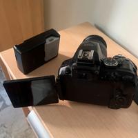 Nikon D5300 con obiettivo Nikon AF-P DX NIKKOR18