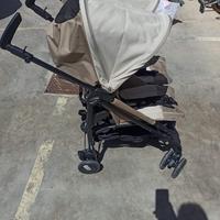 Passeggino gemellare leggero