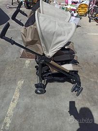 Passeggino gemellare leggero