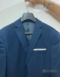 Completo elegante uomo