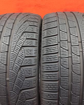 235 35 19 Gomme Invernali 70% Pirelli 235 35R19