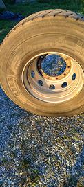 Ruota pneumatica Pirelli 13R22.5