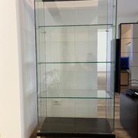 Vetrinetta illuminata a due ante