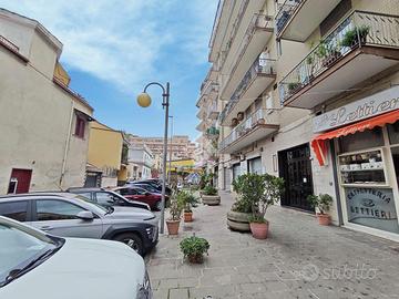 NEGOZIO A CASTELLAMMARE DI STABIA