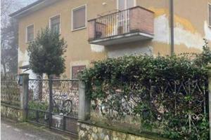 Immobile in asta di 140 m² con 3 locali a Monticel