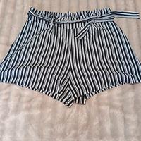 pantaloncini da donna elasticizzati a vita alta 