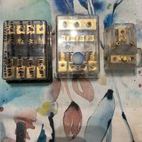 Porta fusibili per impianti car hifi.