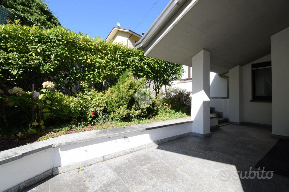VILLA SINGOLA A CHÂTILLON - Vista 3