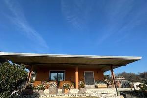 Villa indipendente con giardino ristrutturata