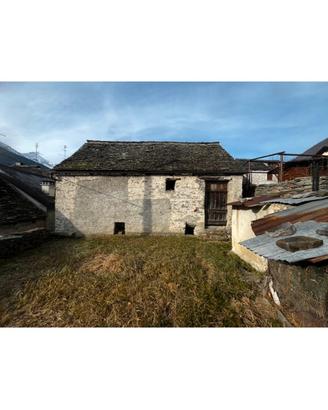 Cascina piu terreno in centro Druogno