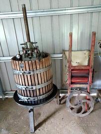 Attrezzature per vinificazione in buono stato.