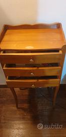 comodino francese in stile