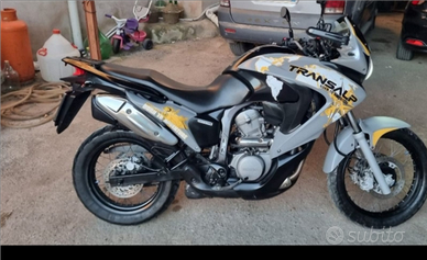 Moto XL Transalp 700