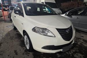 lancia ypsilon 0.9 metano
