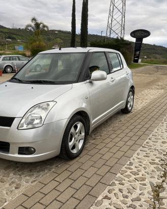 Suzuki Swift benzina