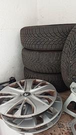 Pneumatici invernali 185/65 r15 con cerchi