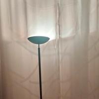 Lampada da terra o piantana alogena 