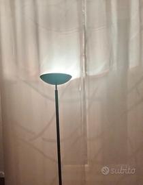 Lampada da terra o piantana alogena 