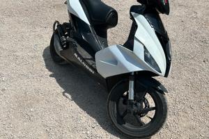aprilia sr 50 (accetto scambi con sh125)