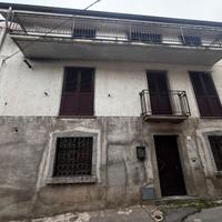 Bottidda Casa indipendente Via A. Deffenu 10
